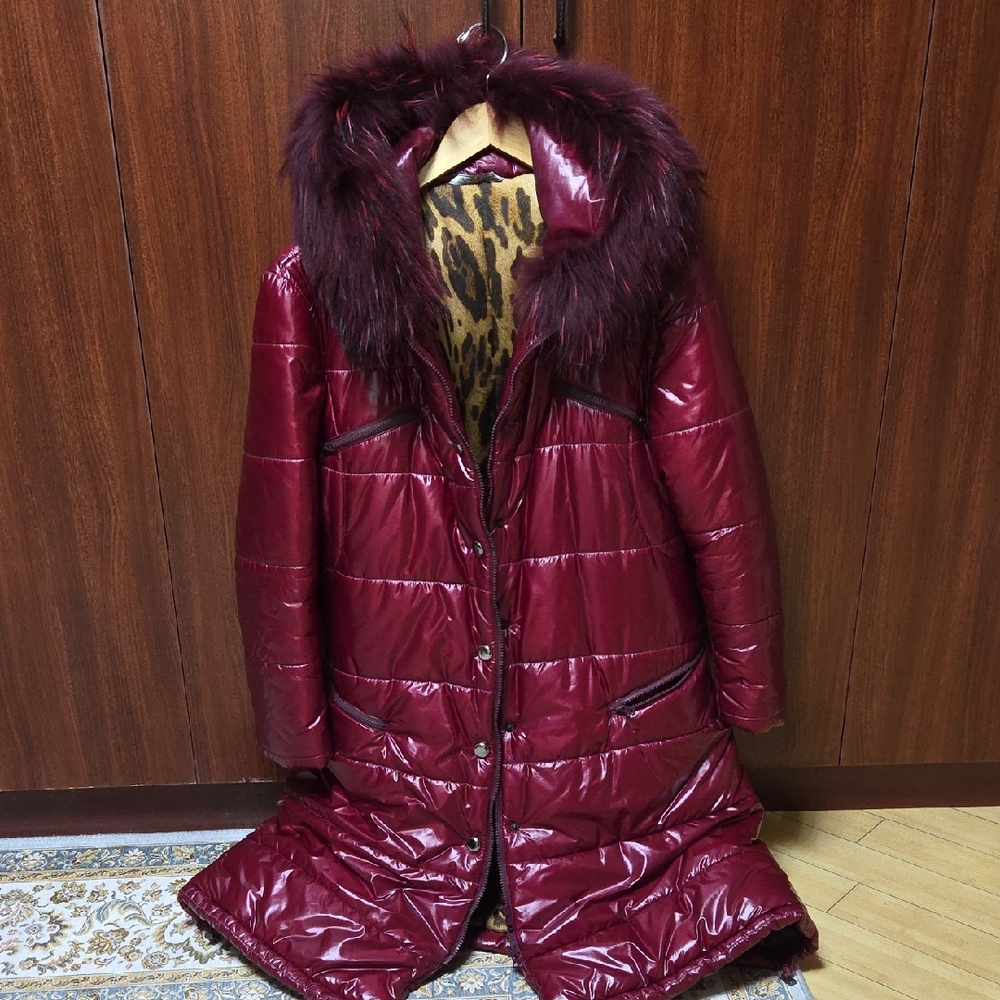 Elegant Maroon Puffer Coat with Natural Fur Trim